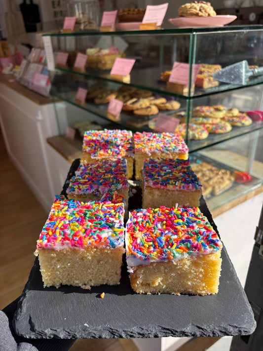 Old School Cake x 6