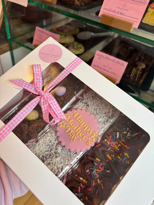 Mother’s Day Mini Cake Tins