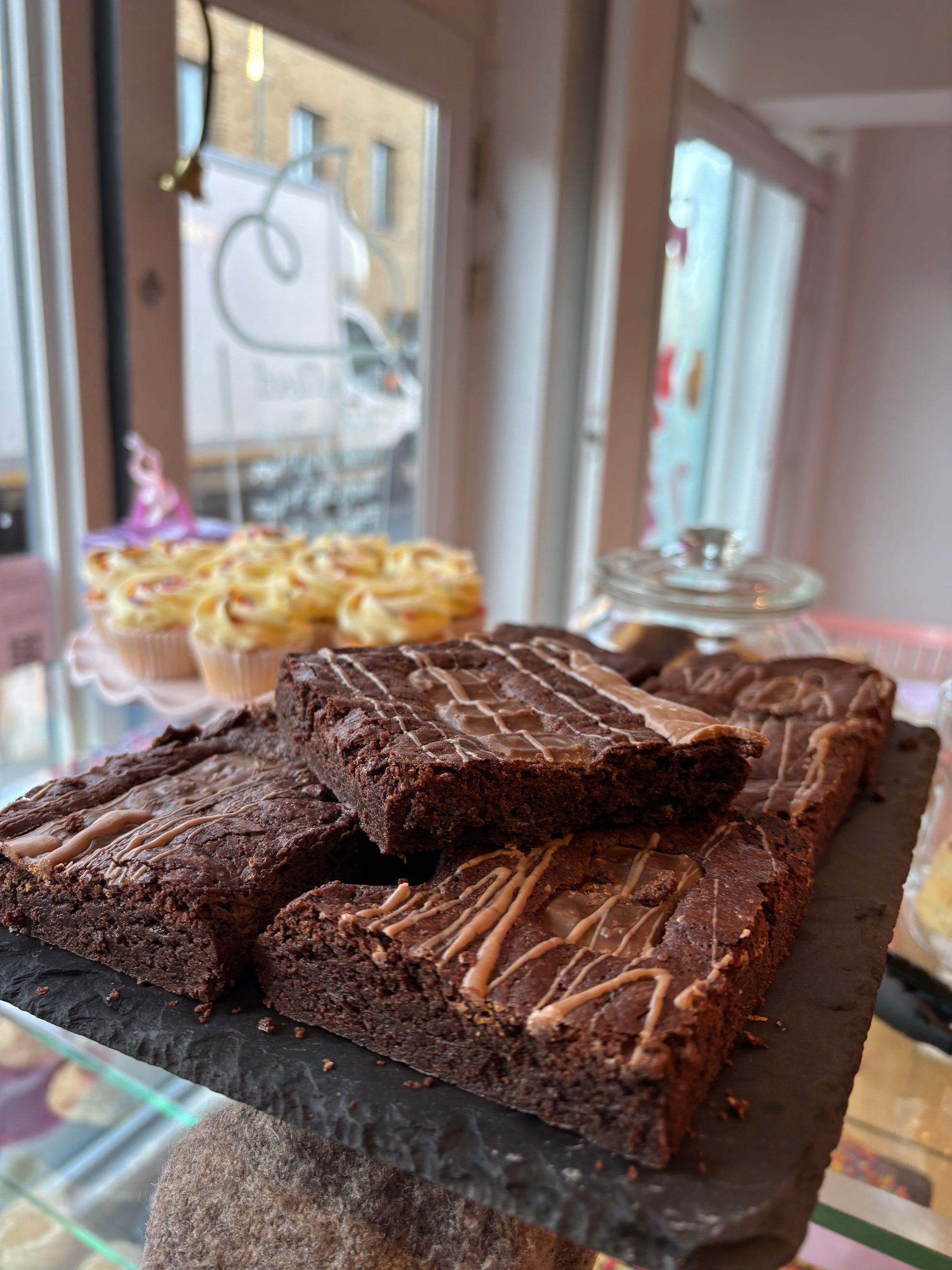 Kinder brownies with chocolate drizzle, box of four slices